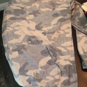 Thin sweatshirt faded camo - brand new!